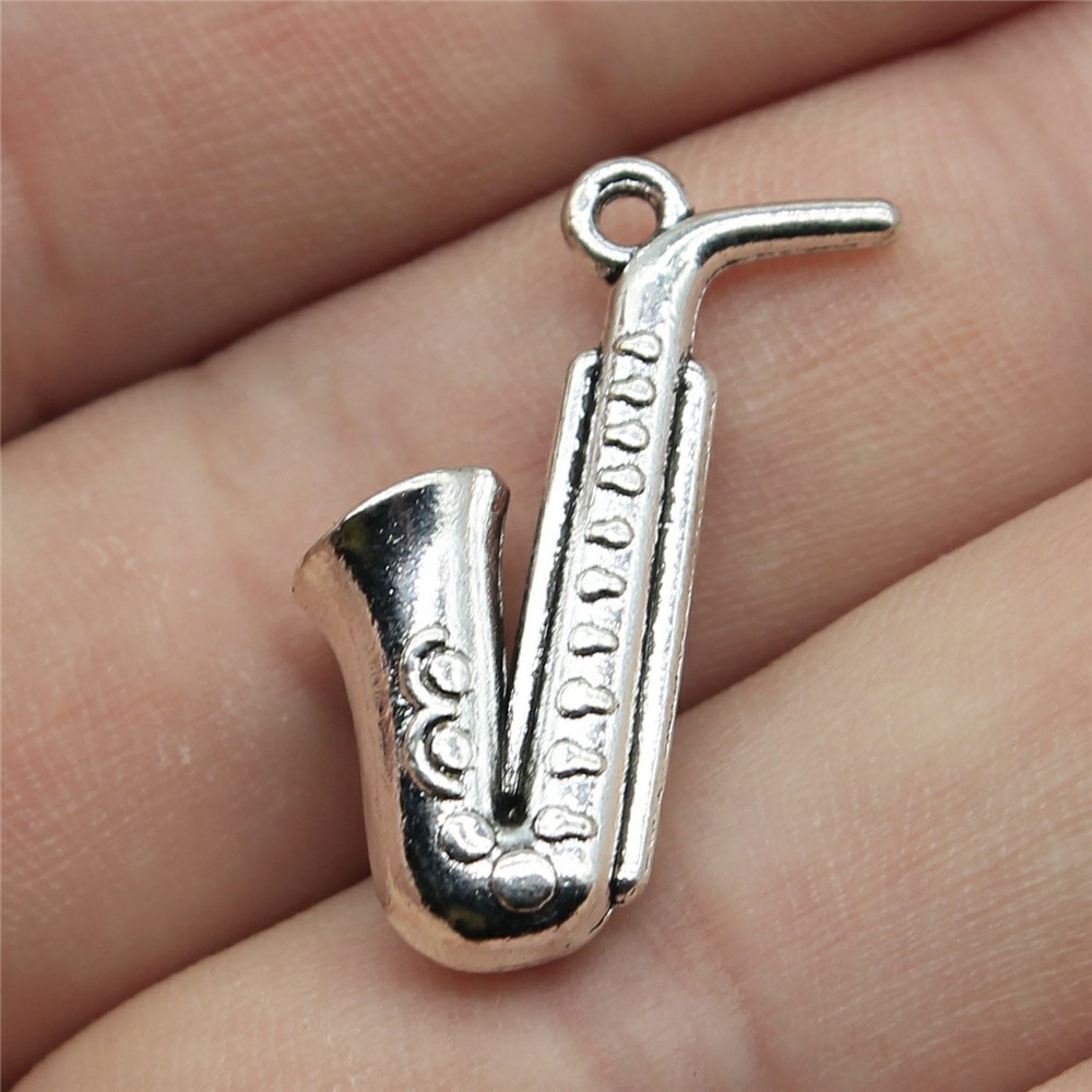 20 قطعة من قلادات الساكسفون ال - مراجعة Musical Instrument Jewelry وسعره